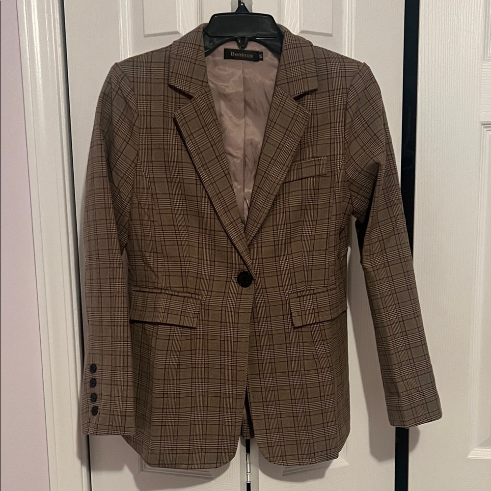 Benino’s Classic Checkered Blazer
